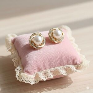 Pearl Twist Stud Earrings